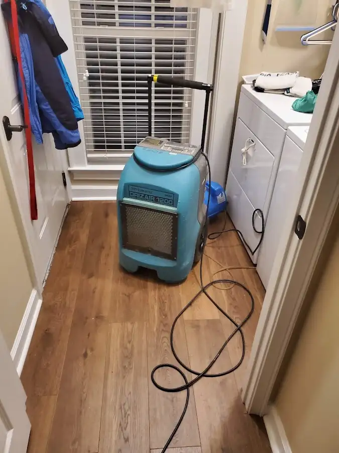 Commercial dehumidifier deployed for Crawl Space Restoration in East Peoria